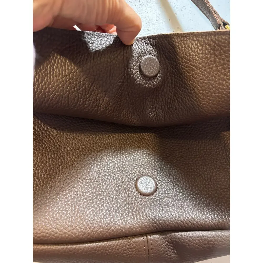 Oliveve brown pebbled soft leather hand bag shoulder bag. Flap front, extra stra